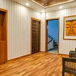 Fabhotel Tan Square - Nr Eon It Park