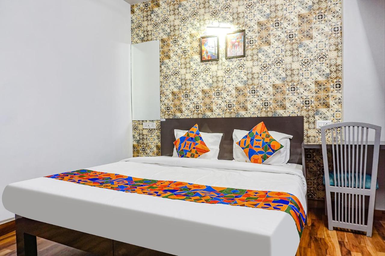Fabhotel Tan Square - Nr Eon It Park Pune