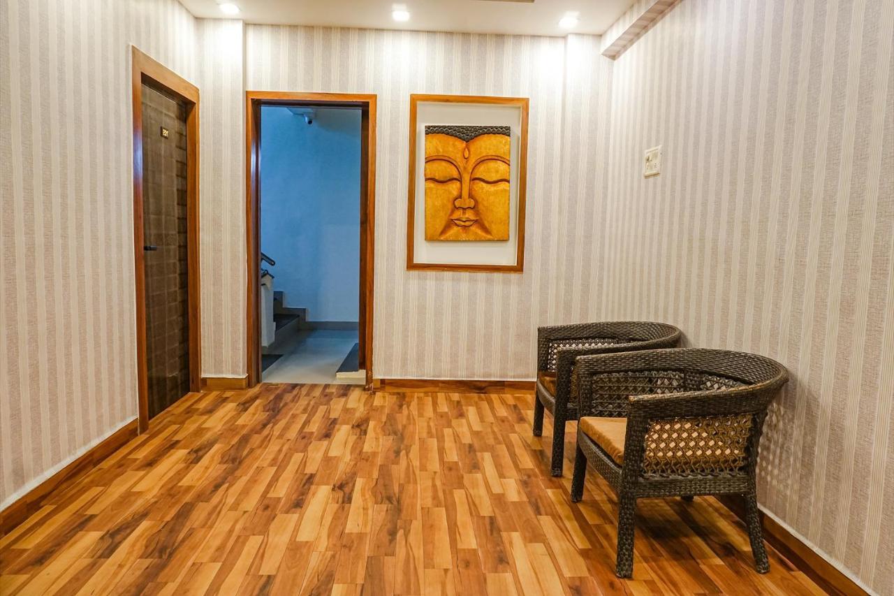 Hotel Fabhotel Tan Square - Nr Eon It Park